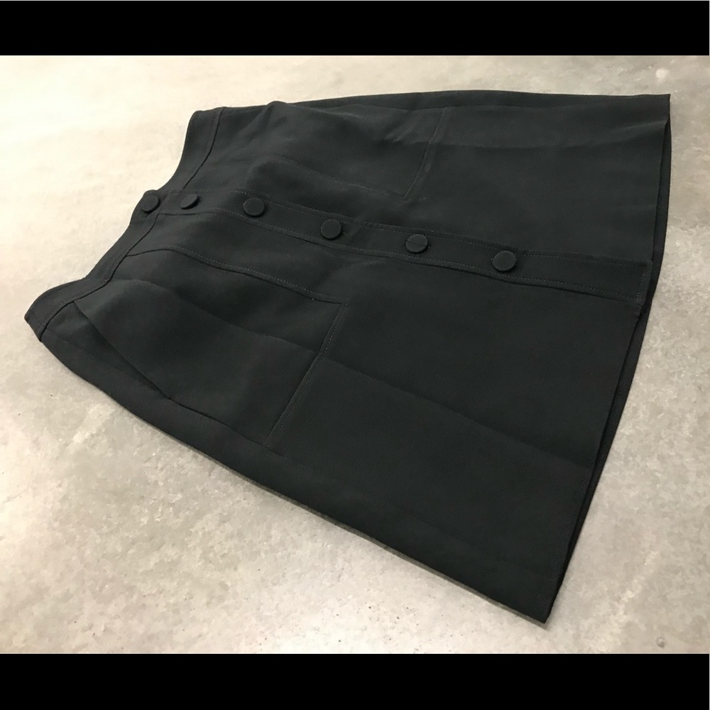 Express Black Crepe Button-Front A-Line Skirt Sz 2 - image 3